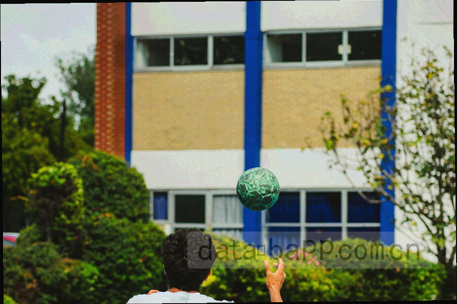 数据光带延伸向地平线，代表BAPP体育持续向更远赛事纵深刷新数据视野